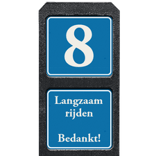 Bermpaal 1250x150x40mm met twee reflecterende bordjes 119x109mm