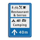 Bewegwijzeringsbord met pictogrammen voor route restaurant en camping