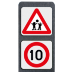 Poteau routier lesté avec 2 symboles