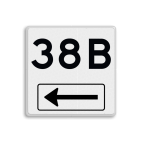 Nummerbord met pijlverwijzing wit/zwart - reflecterend