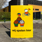 Sandwichbord Dick Bruna wij spelen hier - 80x120cm