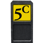 Huisnummerpaal met bord geel/zwart reflecterend - klassiek lettertype