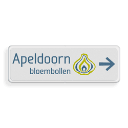 Reflecterende bedrijfsnaambord met pijl en eigen logo