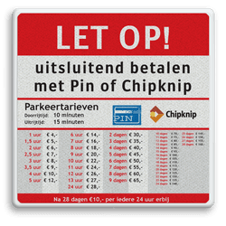 Vierkant informatiebord met parkeertarieven in huisstijl