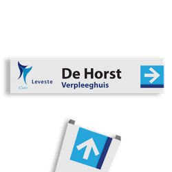 Verwijsbord 1500x350mm met eigen ontwerp en pijl naar rechts