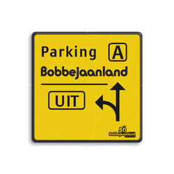 Informatiebord met route voor parkeren en uitgang en met logo