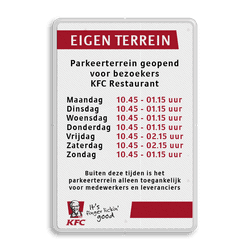 Reflecterende informatiebord met eigen openingstijden en in huisstijl