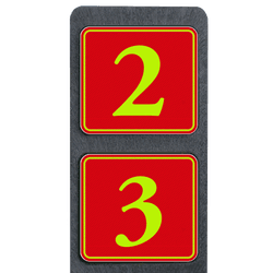 Poteau de num&eacute;ro de maison &agrave; deux plaques rouges et jaunes r&eacute;fl&eacute;chissantes