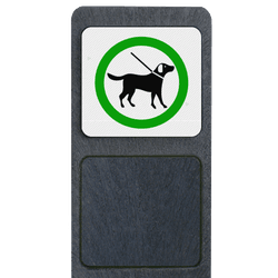 Verzwaarde bermpaal met bord 'honden aan de lijn'