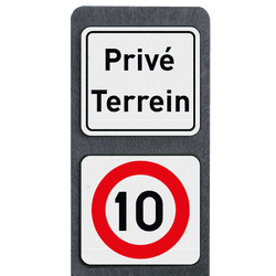 Verzwaarde bermpaal met twee borden tekst/symbool