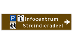 Verwijsbord toeristisch (bruin) - met 3 pictogrammen, 2 regels tekst en pijl