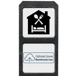 Verzwaarde bermpaal met twee bordjes aanduiding B&B (Bed & Breakfast) + logo