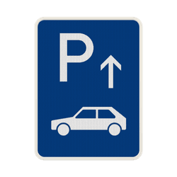 Verkehrsschild Parkplatz mit Pfeil nach Wunsch - reflektierend