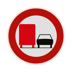 Panneau G2000 - C39 - D&eacute;passement interdit pour les v&eacute;hicules affect&eacute;s au transport de choses, dont la masse maximale autoris&eacute;e d&eacute;passe 3.500 kg