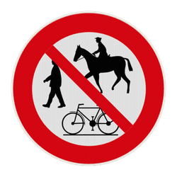 Panneau accès interdit aux randonneurs, cyclistes et cavaliers
