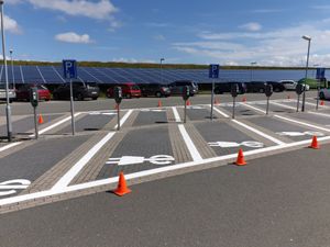 Wegmarkering en belijning parkeerplaats