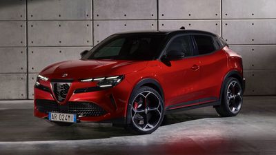 Alfa Romeo Junior Elettrica 54 kWh Veloce