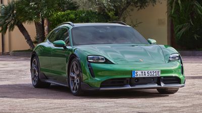 Porsche Taycan Turbo S Cross Turismo