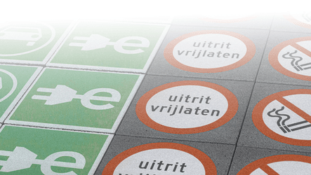 Stoeptegels met opdruk