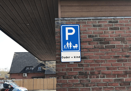 Bewerk en bestel hier het parkeerbord voor gezinnen