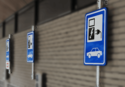 Parkeerborden voor elektrische auto’s bekijken en bewerken
