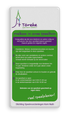 Informatiebord voor speeltuin met logo en spelregels