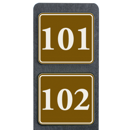 Poteau de numéro de maison avec 2 panneaux réfléchissants 119x109mm