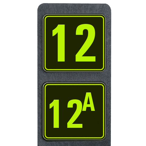 Poteau de numéro de maison à deux plaques fluo vert et noir réfléchissantes