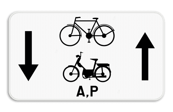 Verkeersbord SB250 M18 onderbord - Fietsers, bromfietsen klasse A en speed pedelecs mogen in 2 richtingen - 700x400mm