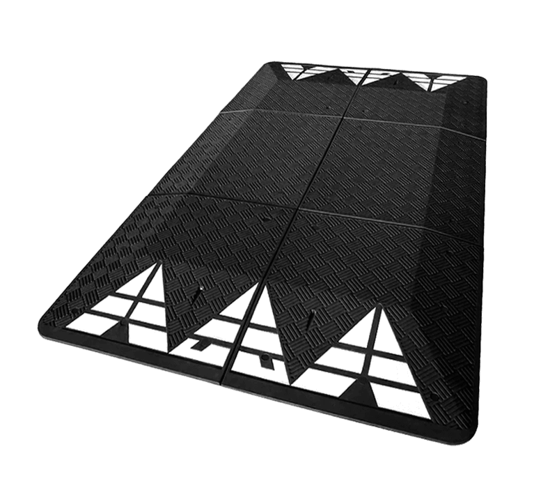 Ralentisseur en caoutchouc noir/blanc – 3000 x 1800 x 65 mm – en 6 parties