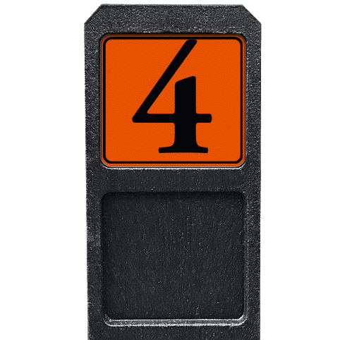 Poteau de numéro de maison avec panneau orange-noir réfléchissant