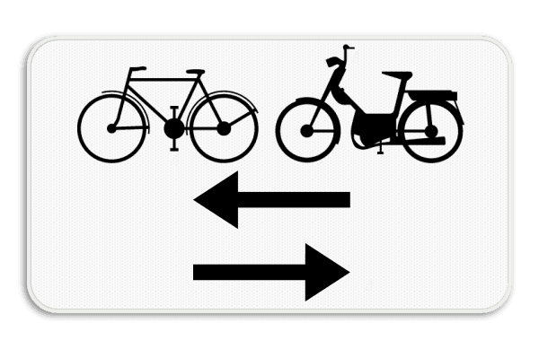 Verkeersbord SB250 M10 onderbord - Fietsers en bromfietsers in 2 richtingen op de dwarslopende weg - 700x400mm